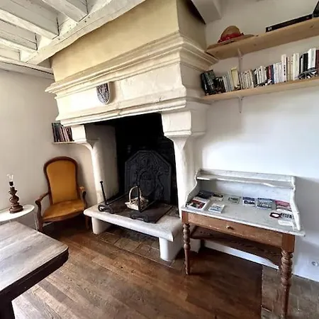 Feriehus Jolie Tour Du 13eme Siecle *