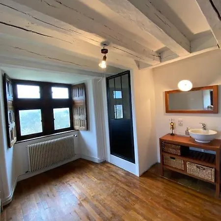 Feriehus Jolie Tour Du 13eme Siecle *