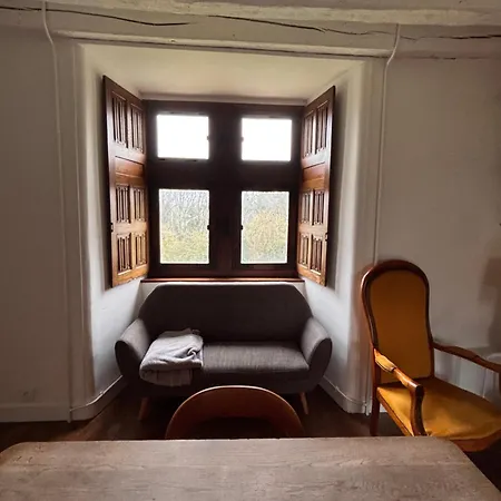 Jolie Tour Du 13eme Siecle *