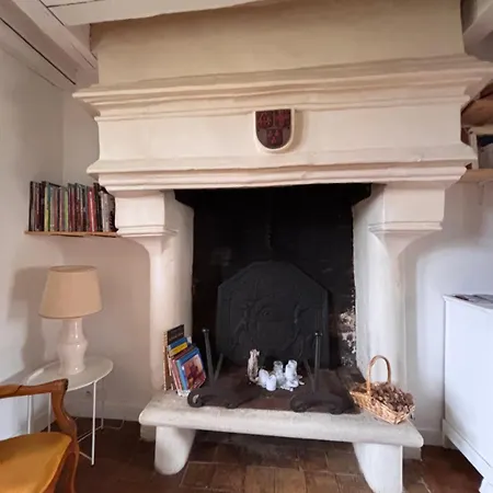 Jolie Tour Du 13eme Siecle