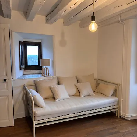 Ferienhaus Jolie Tour Du 13eme Siecle *