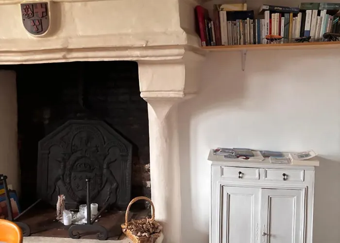 Jolie Tour Du 13ème Siècle Saint-Calais