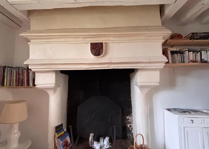 Jolie Tour Du 13ème Siècle Saint-Calais