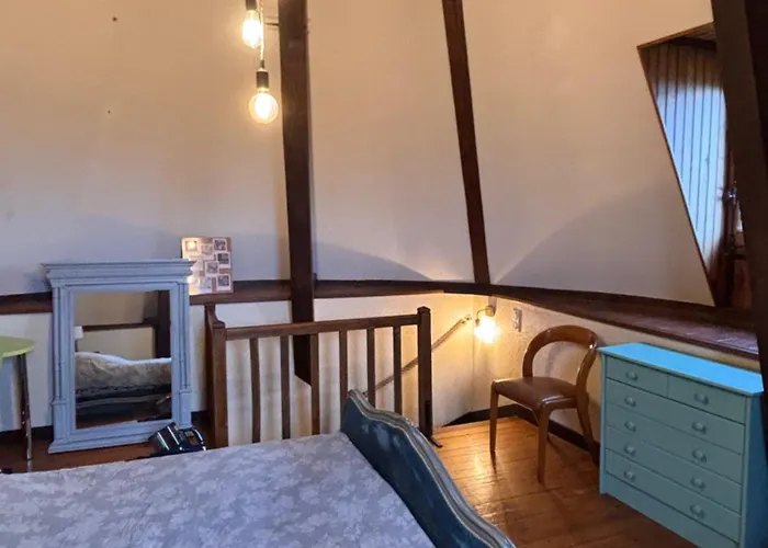 Jolie Tour Du 13ème Siècle *